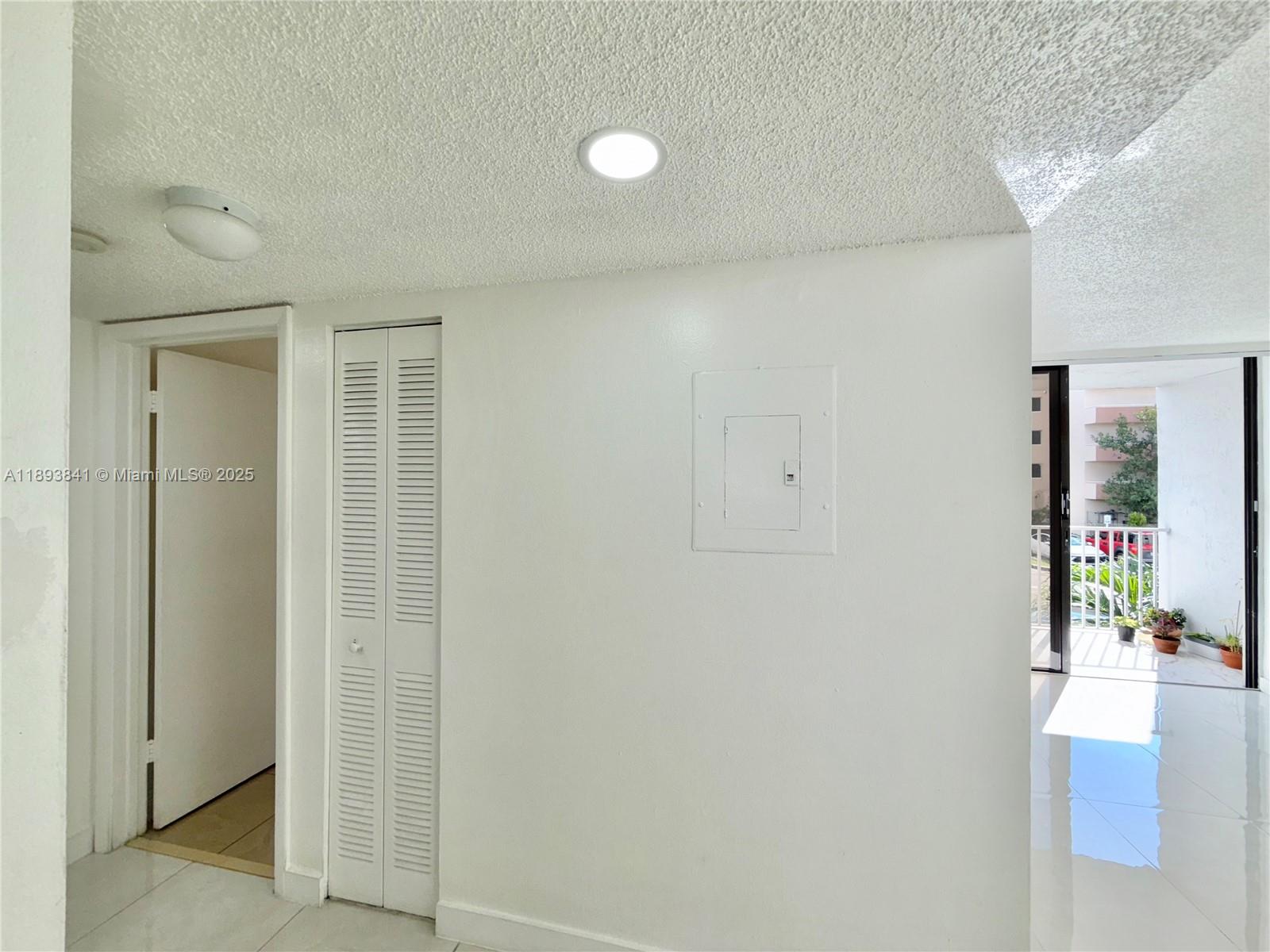 FONTAINEBLEAU GARDENS CON - Residential Lease