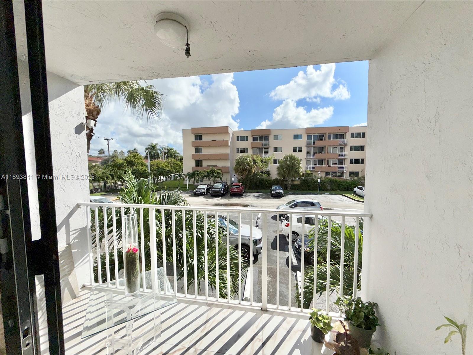 FONTAINEBLEAU GARDENS CON - Residential Lease