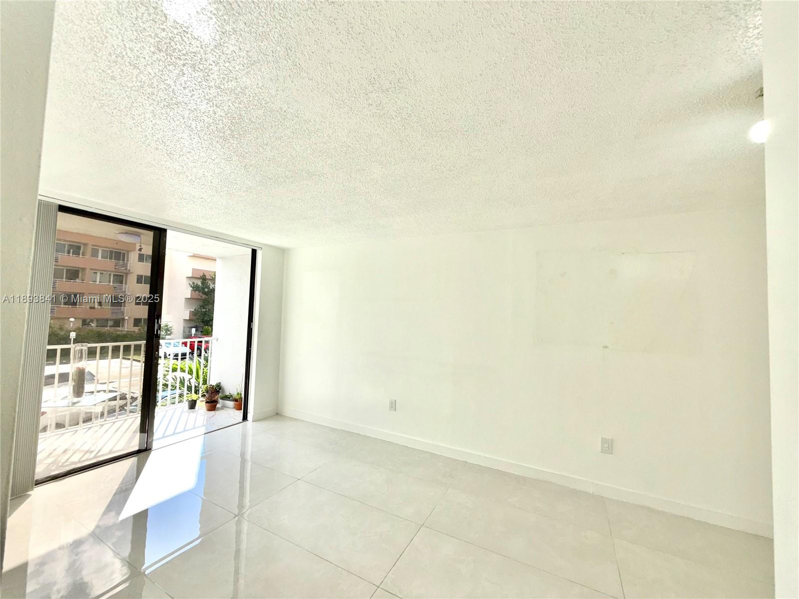 FONTAINEBLEAU GARDENS CON - Residential Lease