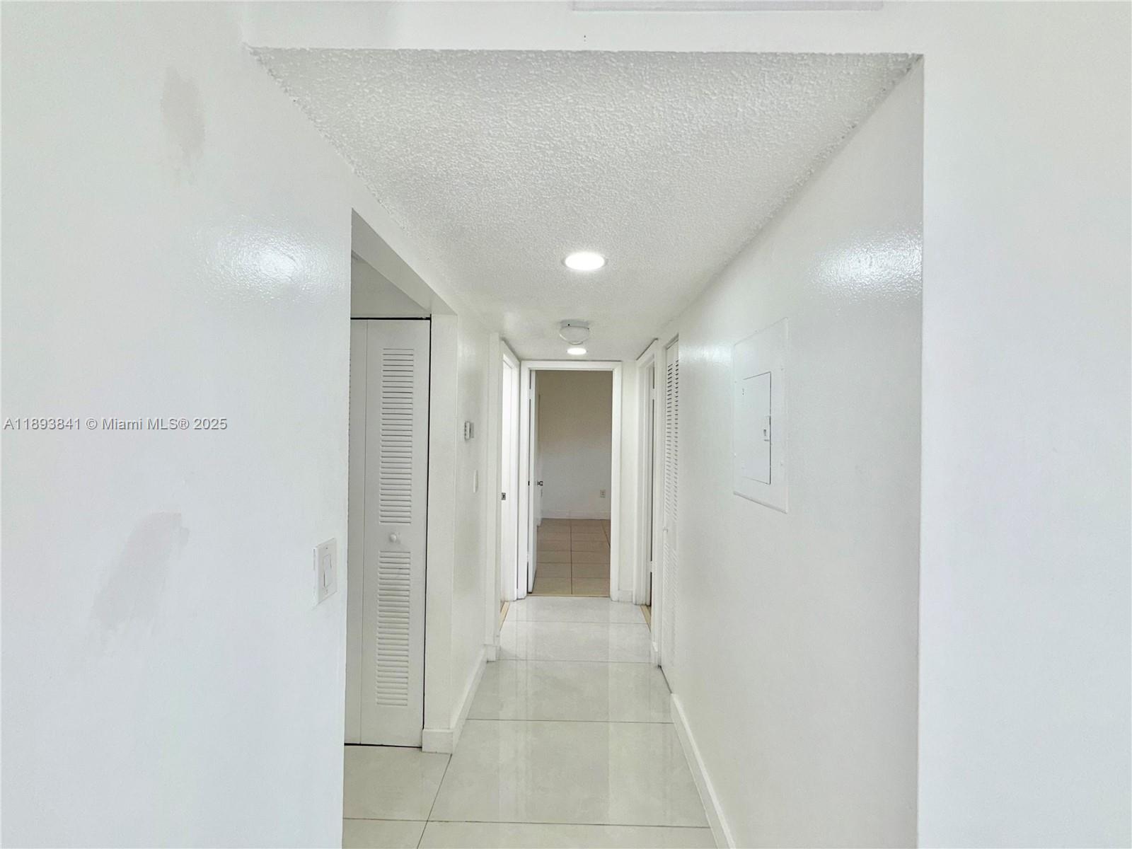 FONTAINEBLEAU GARDENS CON - Residential Lease