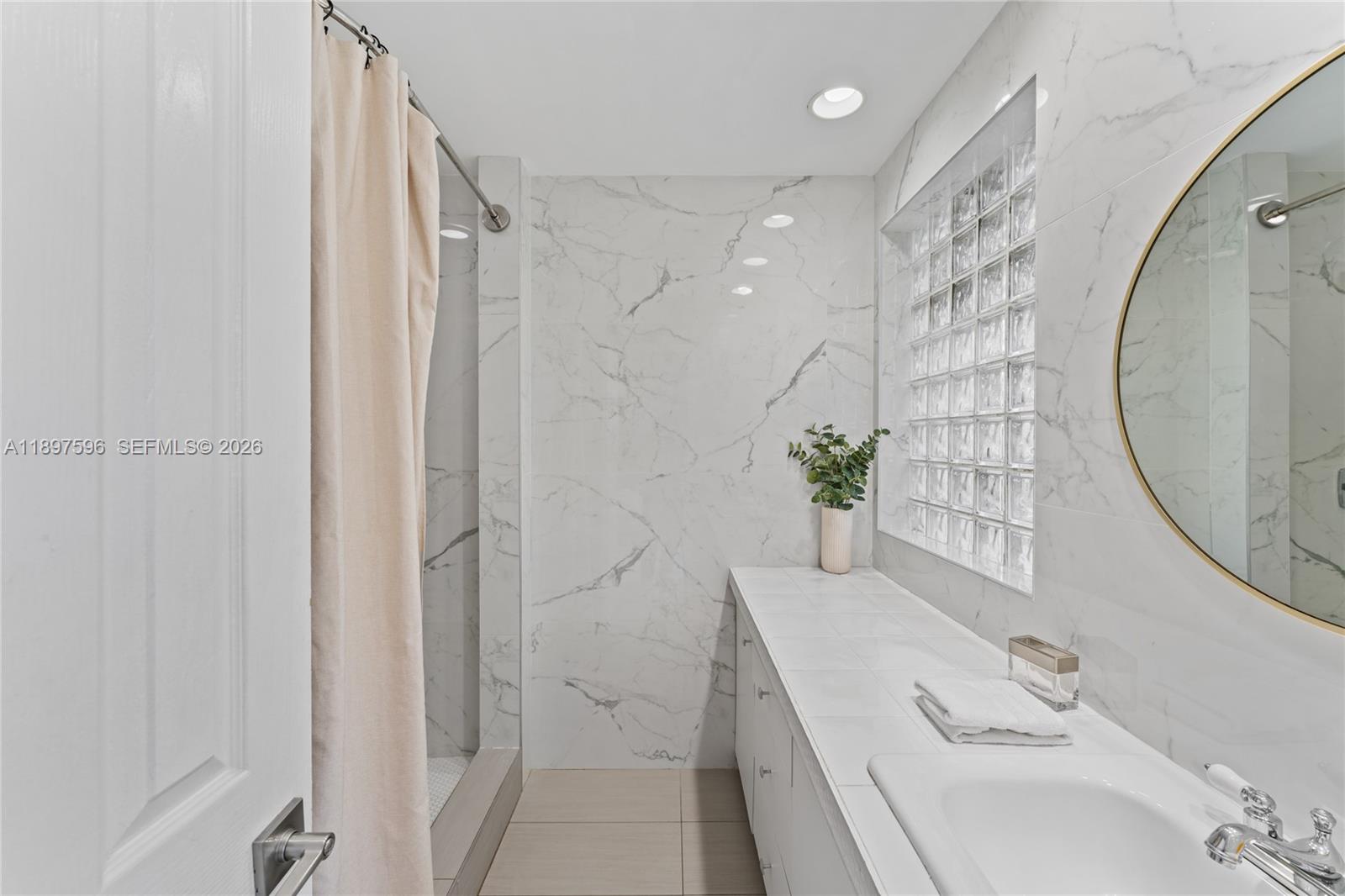 MIDDLE RIVER ESTATES - Residential