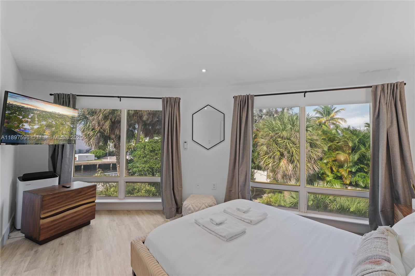 MIDDLE RIVER ESTATES - Residential