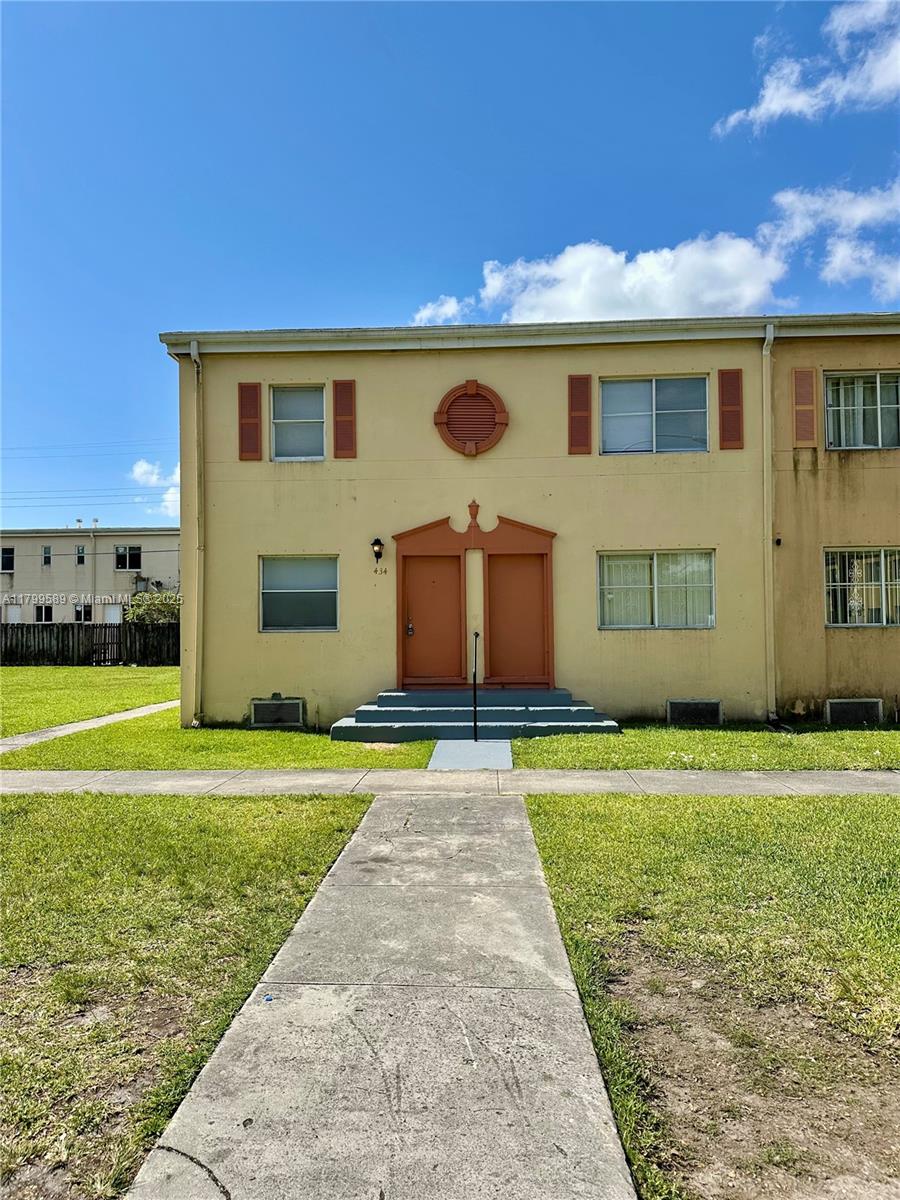 434 Nw 85th St Rd 434, Miami, Broward County, Florida - 4 Bedrooms  
2 Bathrooms - 