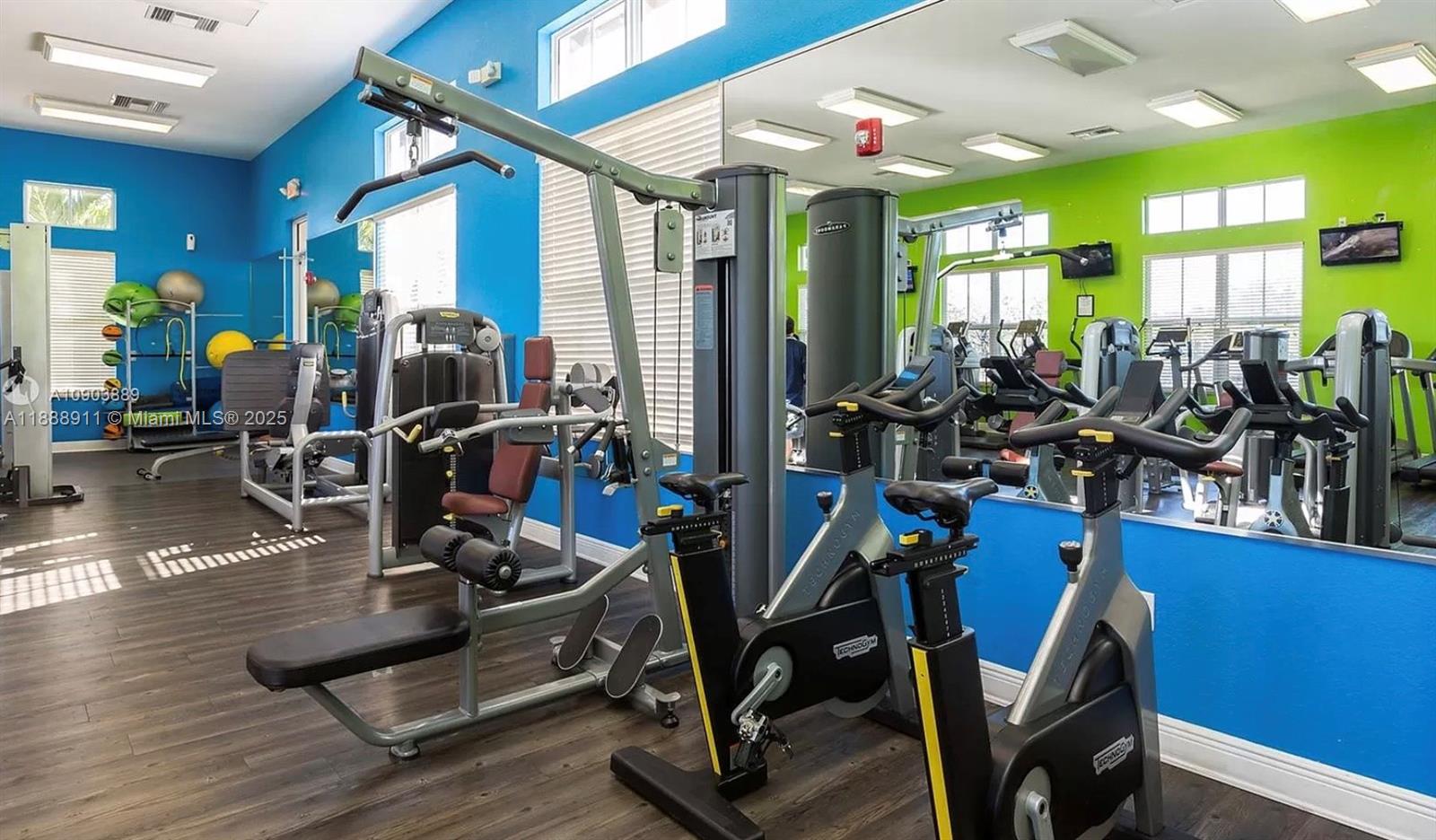 THE COURTS AT BAYSHORE II - Residential Lease