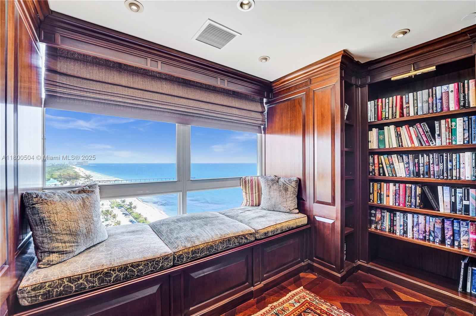 RENAISSANCE ON THE OCEAN - Residential