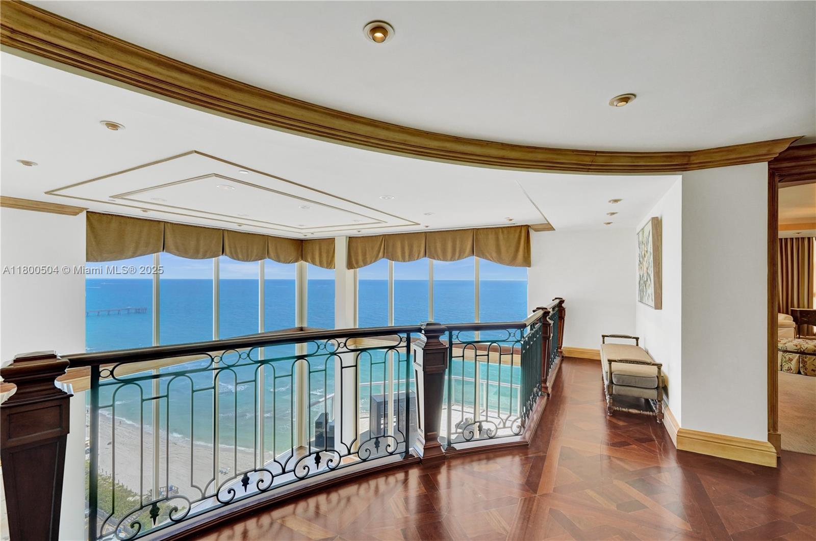 RENAISSANCE ON THE OCEAN - Residential