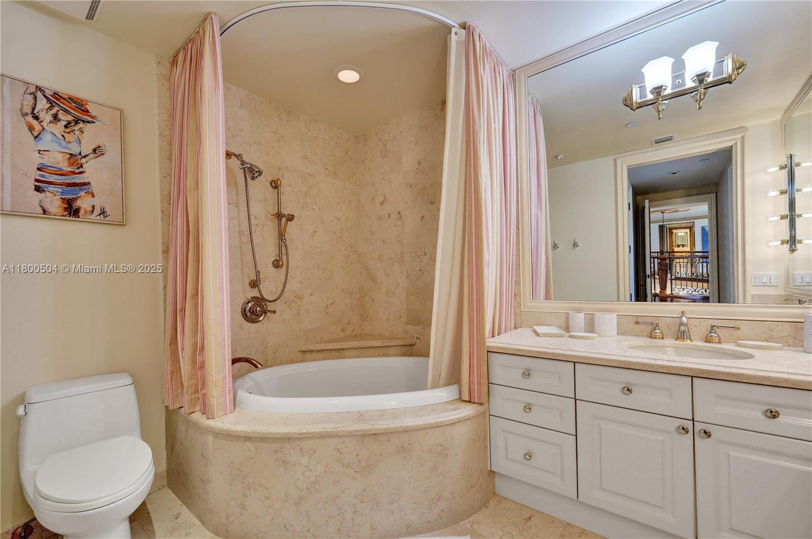 RENAISSANCE ON THE OCEAN - Residential