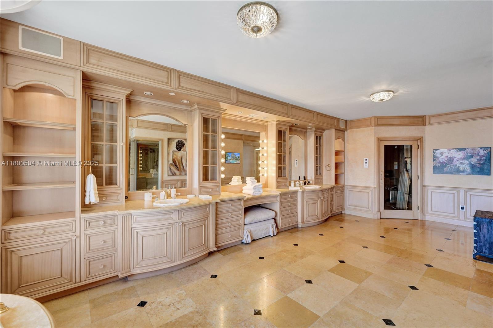 RENAISSANCE ON THE OCEAN - Residential