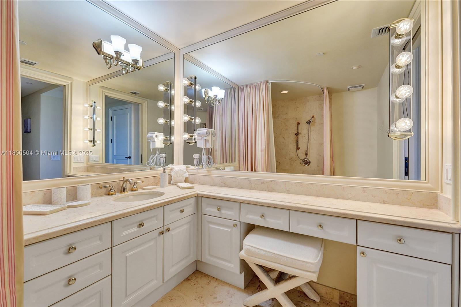 RENAISSANCE ON THE OCEAN - Residential