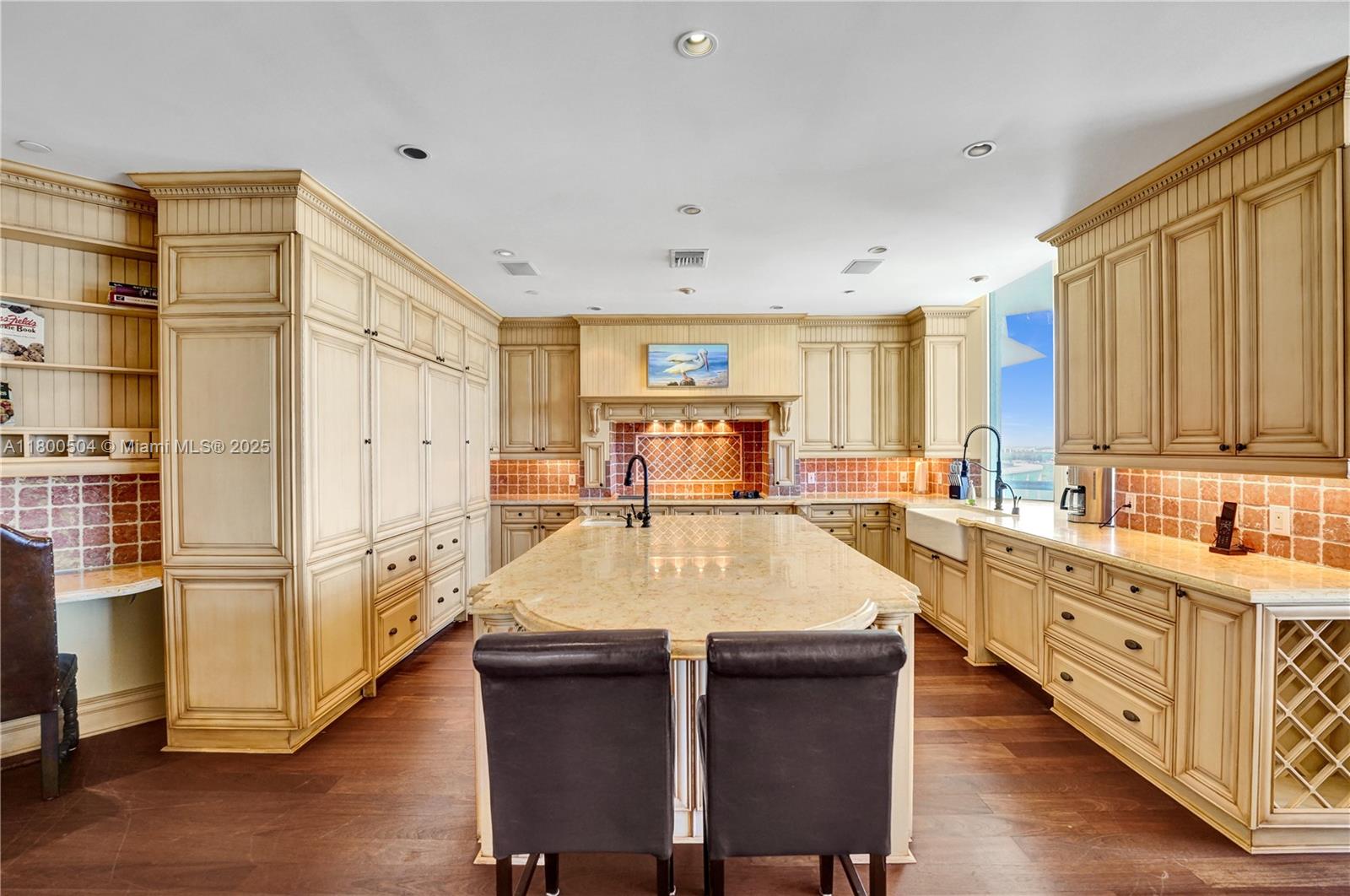 RENAISSANCE ON THE OCEAN - Residential