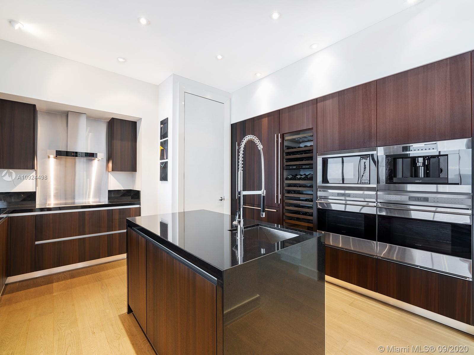 APOGEE BEACH CONDOMINIUM - Residential