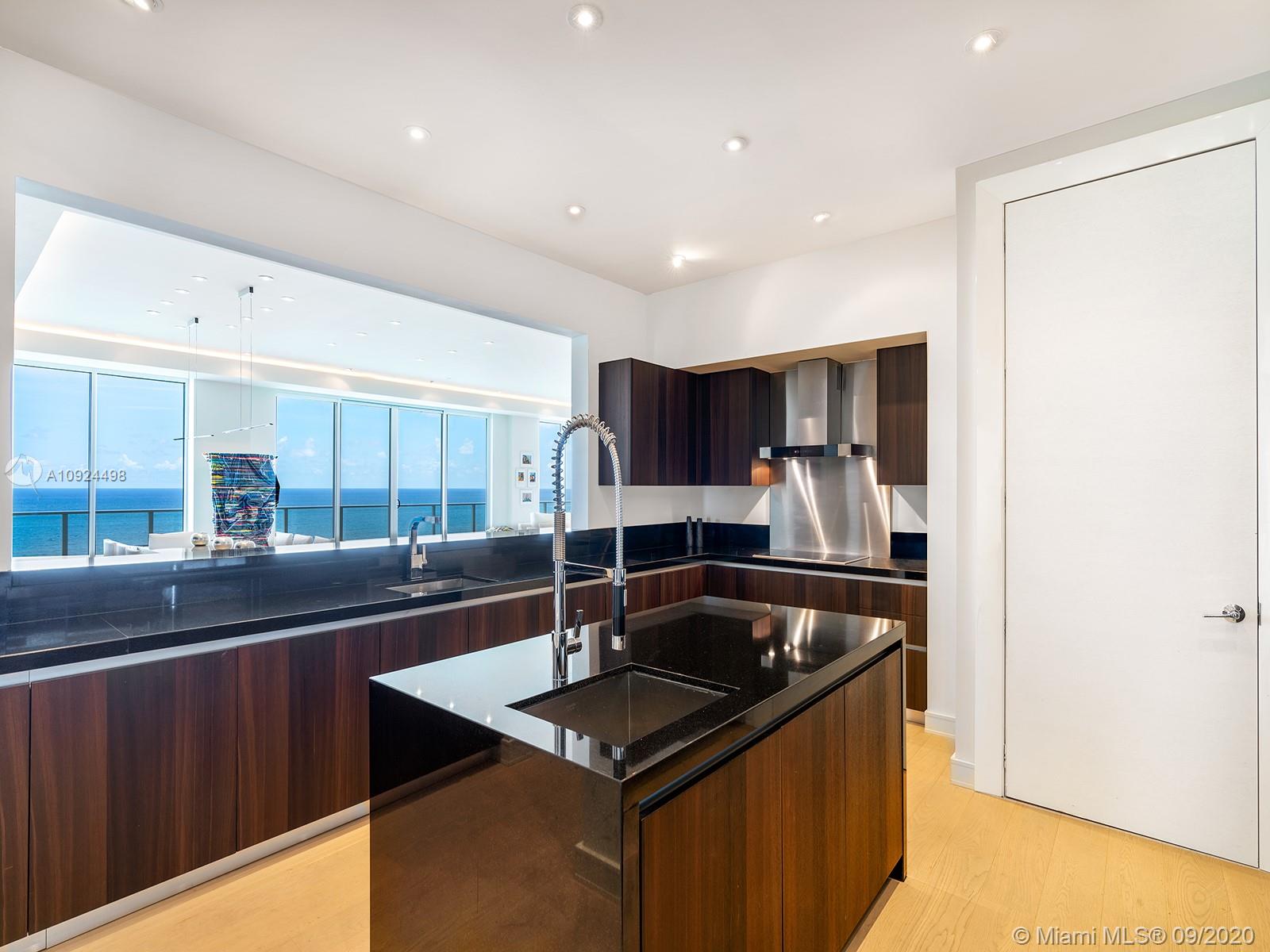APOGEE BEACH CONDOMINIUM - Residential