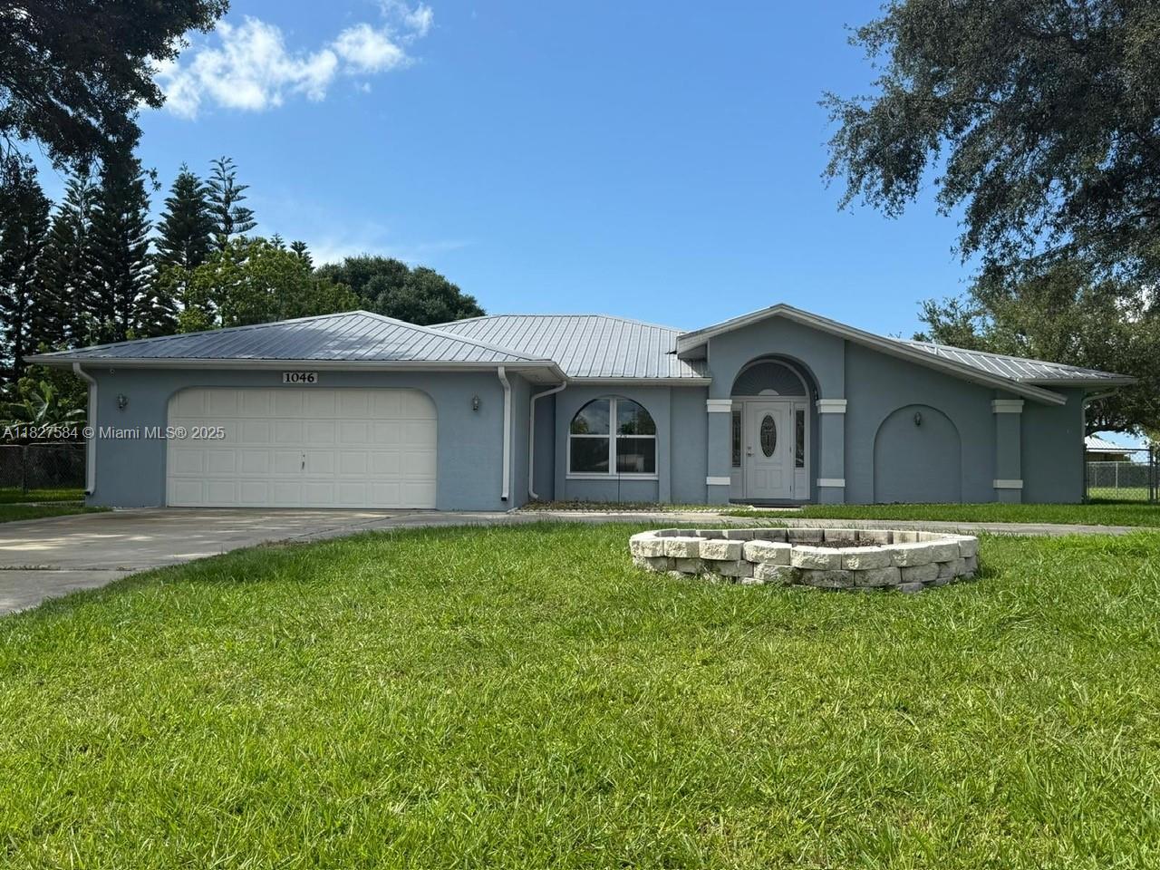 A beautiful house located in one of the most desirable neighborhoods in Clewiston, FL. With a generous 3-bedroom, 2-bathroom, 2,037 sqft of living space, this property offers a comfortable and functional layout ideal for families. Enjoy a spectacular private pool, perfect for relaxing or entertaining guests year-round. The home features a kitchen, a bright living room, and a spacious patio. Located in a quiet, sought-after area, close to schools, shops, and amenities. This is an excellent opportunity to live in style and comfort in the heart of Clewiston. Don't miss this offer!