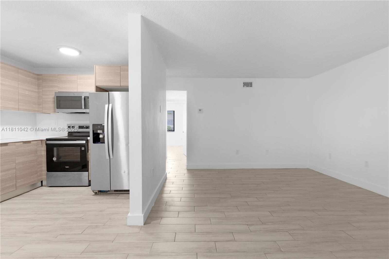 810 Salzedo St 23