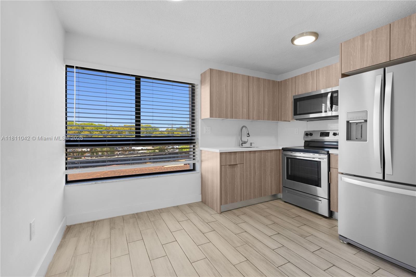 810 Salzedo St 23, Coral Gables, Broward County, Florida - 2 Bedrooms  
1 Bathrooms - 
