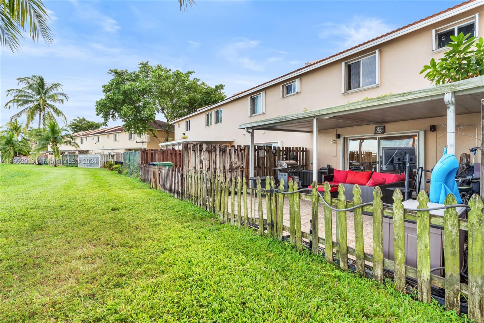 WEITZER SERENA LAKES TOWN - Residential