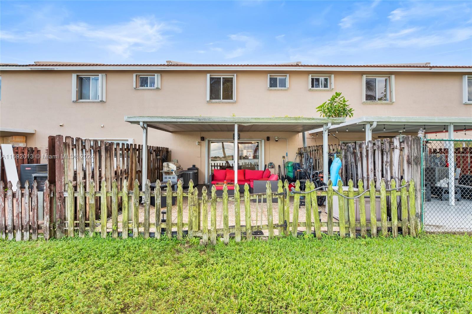 WEITZER SERENA LAKES TOWN - Residential