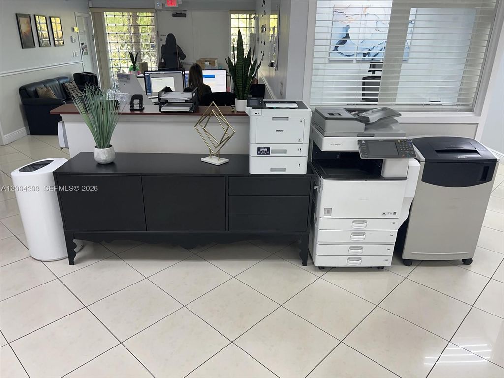 Photo of 2801 Greene St #Suite 22, Hollywood, FL 33020 (MLS # A12004308)