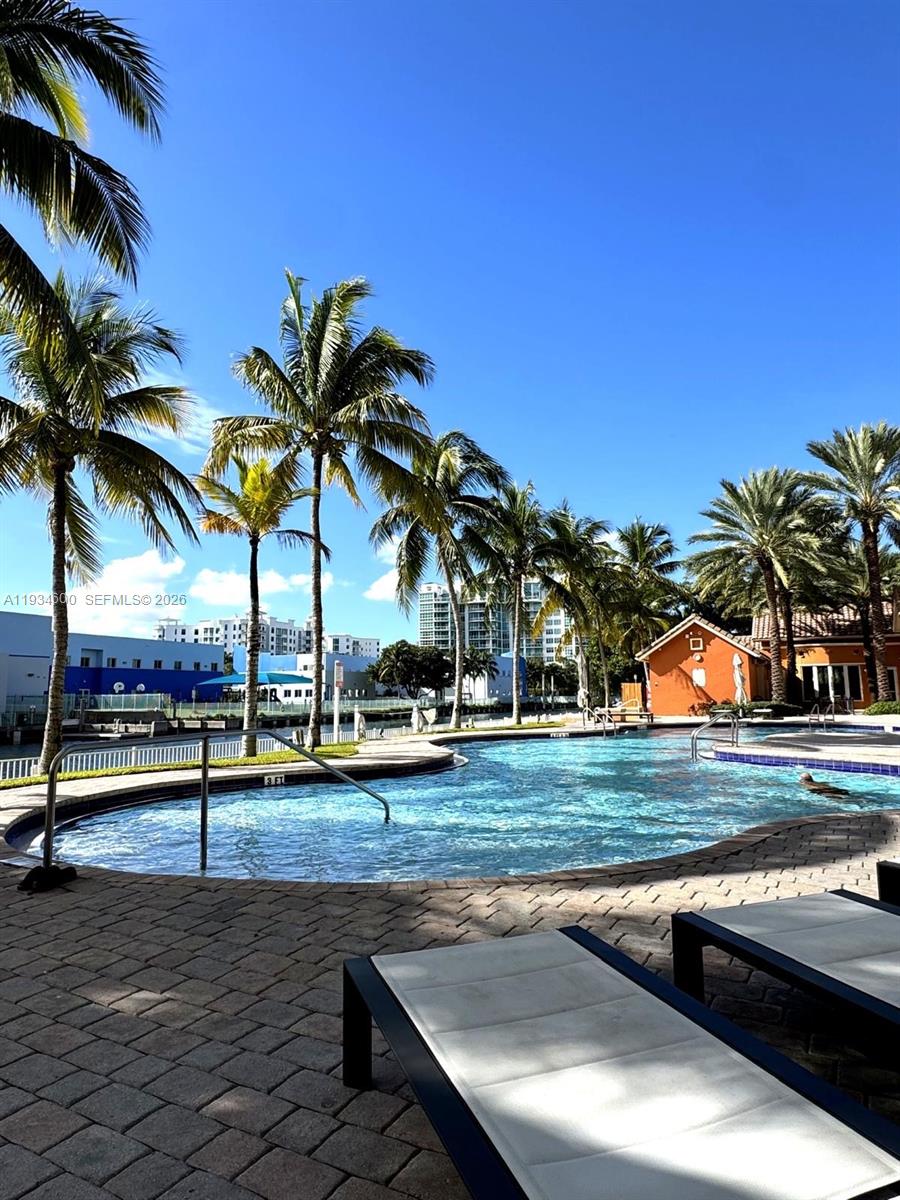 AVENTURA MARINA CONDO NUM - Residential