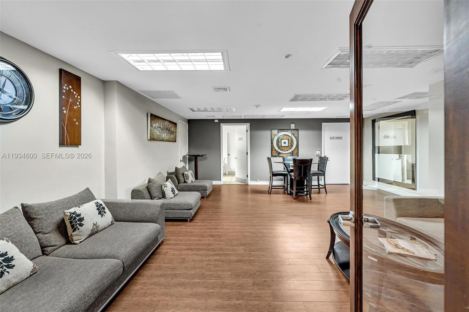 AVENTURA MARINA CONDO NUM - Residential