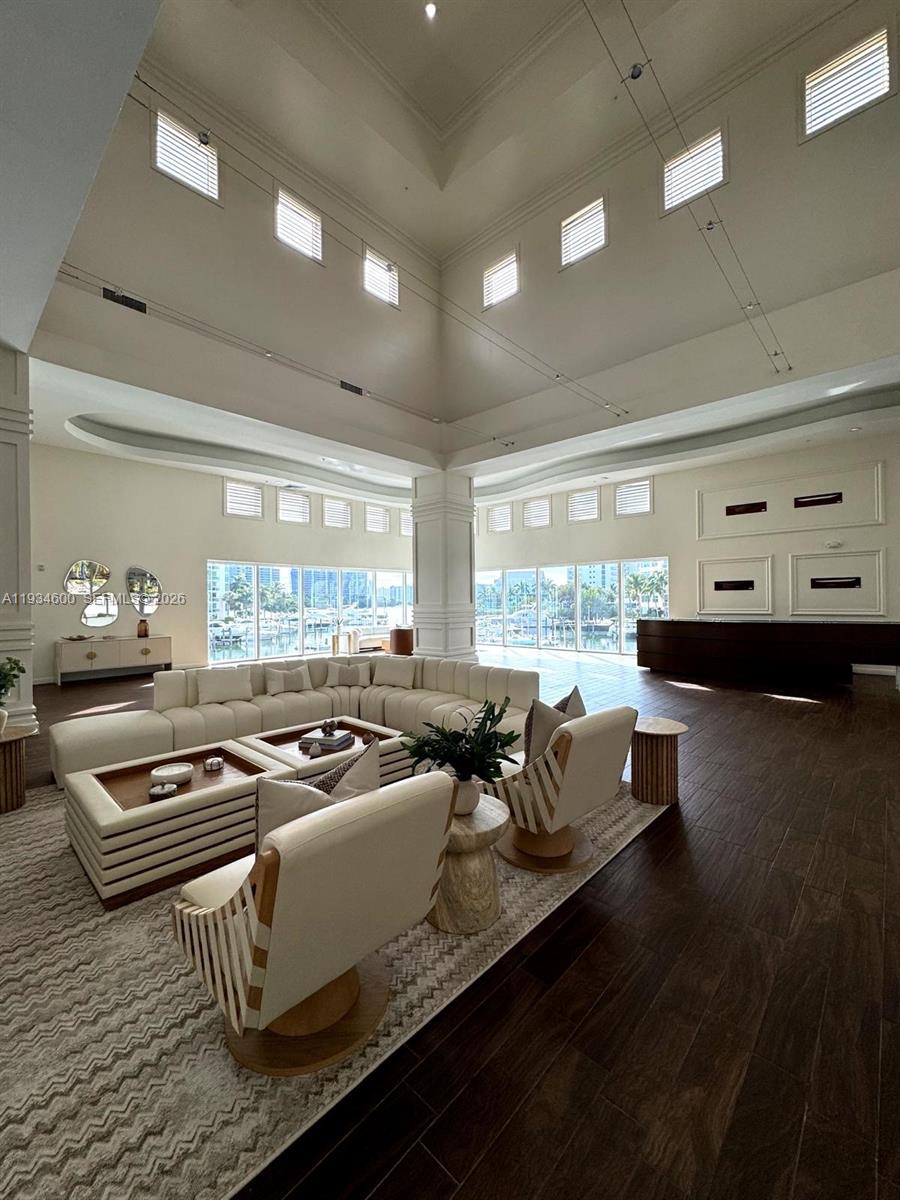 AVENTURA MARINA CONDO NUM - Residential