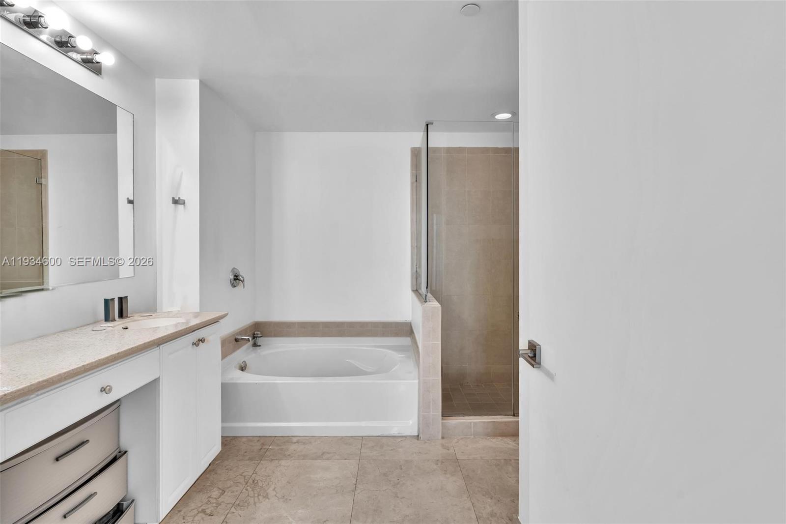 AVENTURA MARINA CONDO NUM - Residential