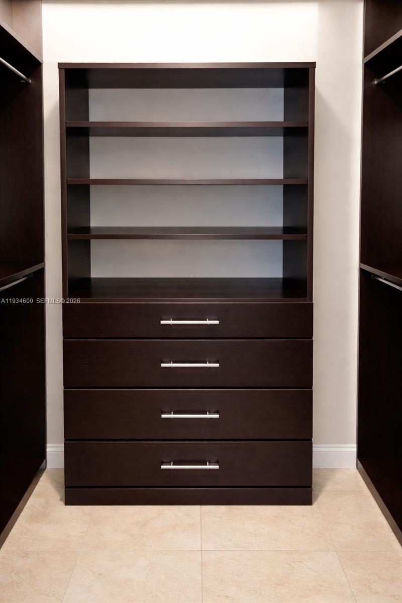 AVENTURA MARINA CONDO NUM - Residential