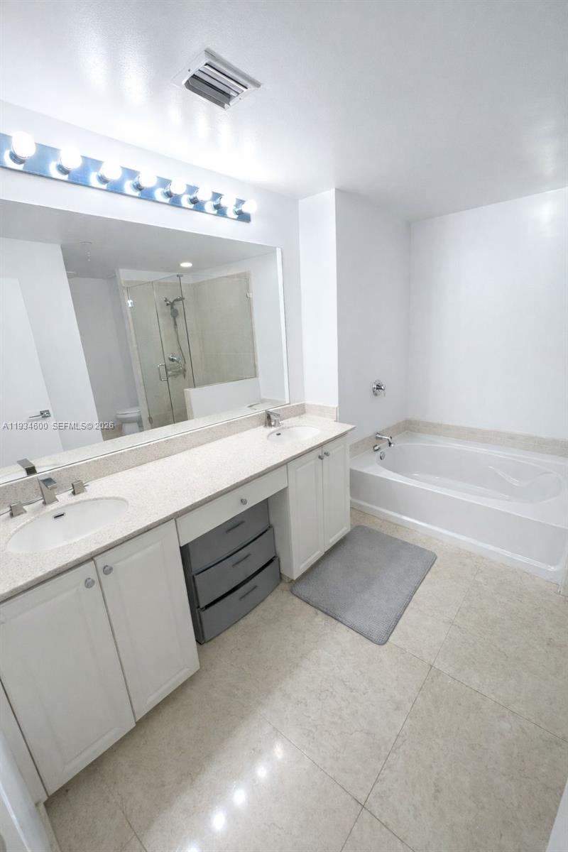 AVENTURA MARINA CONDO NUM - Residential