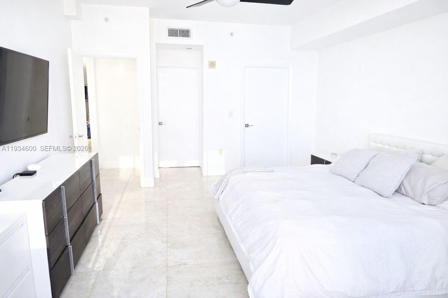 AVENTURA MARINA CONDO NUM - Residential