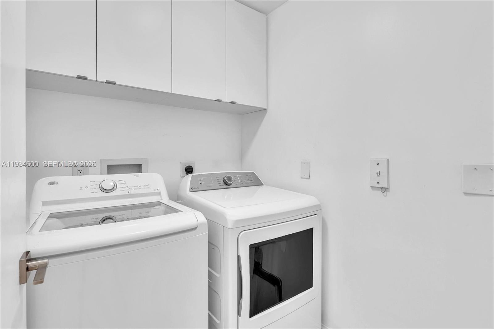 AVENTURA MARINA CONDO NUM - Residential