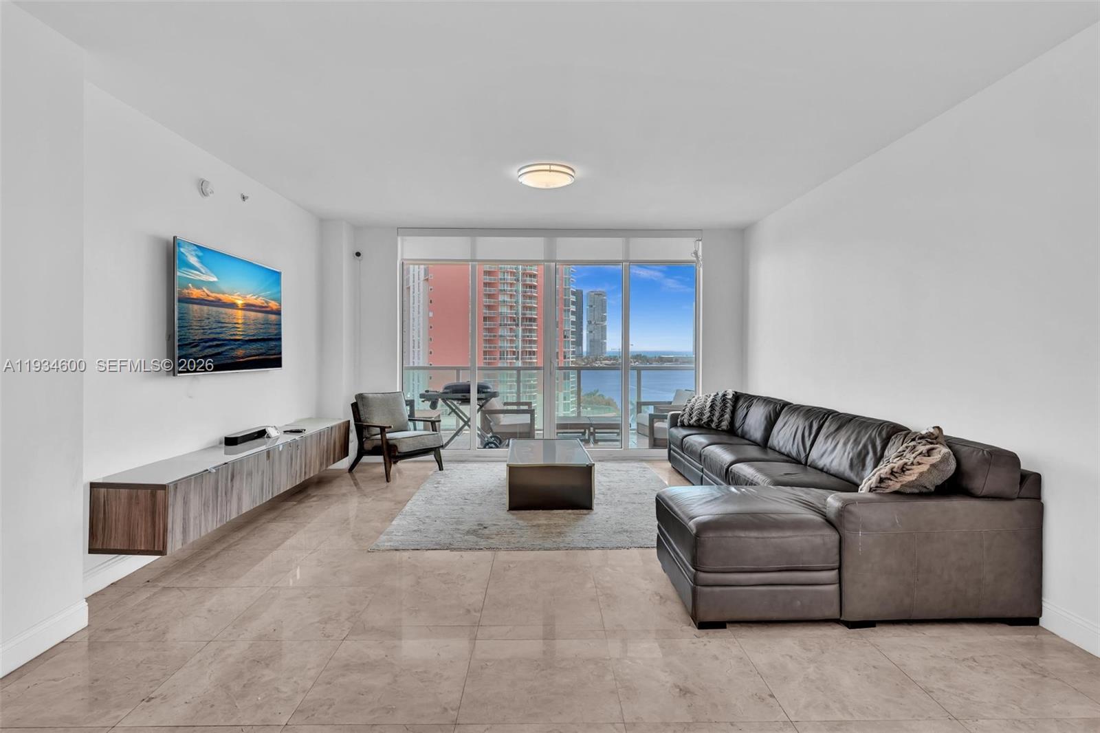 3340 NE 190th St 1109