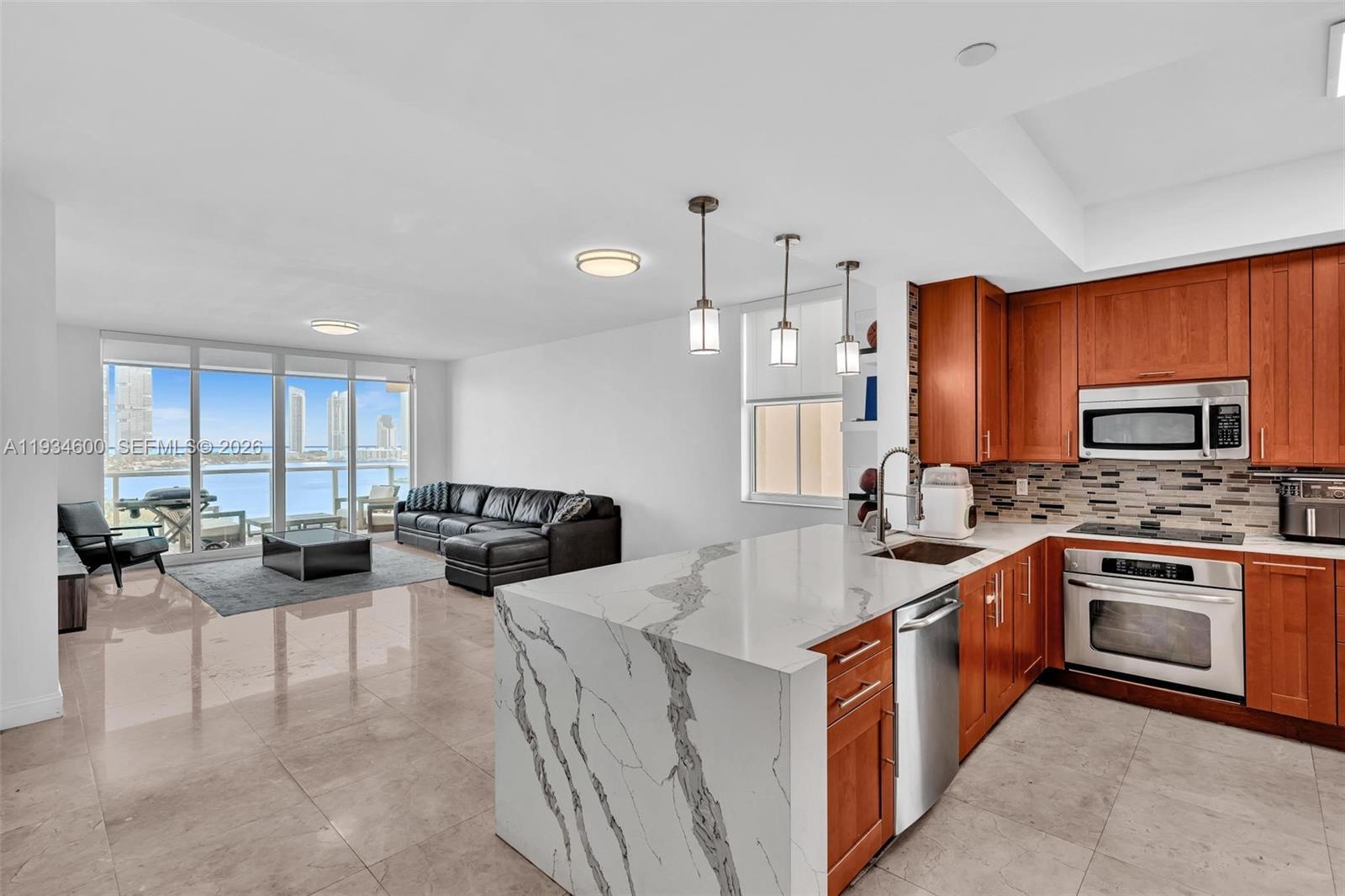 AVENTURA MARINA CONDO NUM - Residential