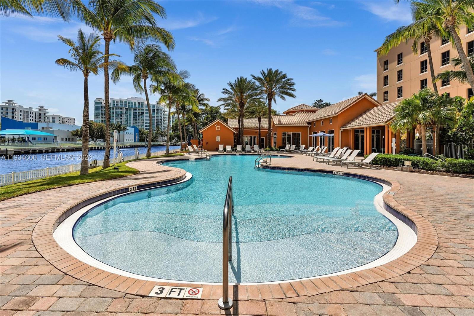 AVENTURA MARINA CONDO NUM - Residential