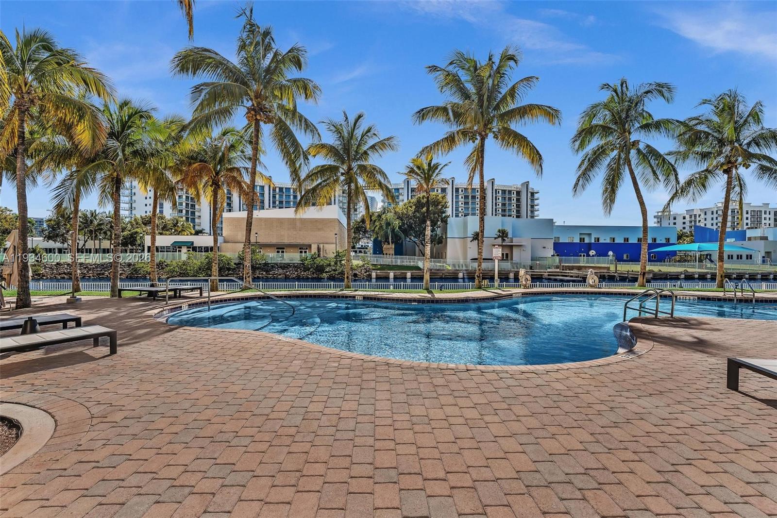 AVENTURA MARINA CONDO NUM - Residential