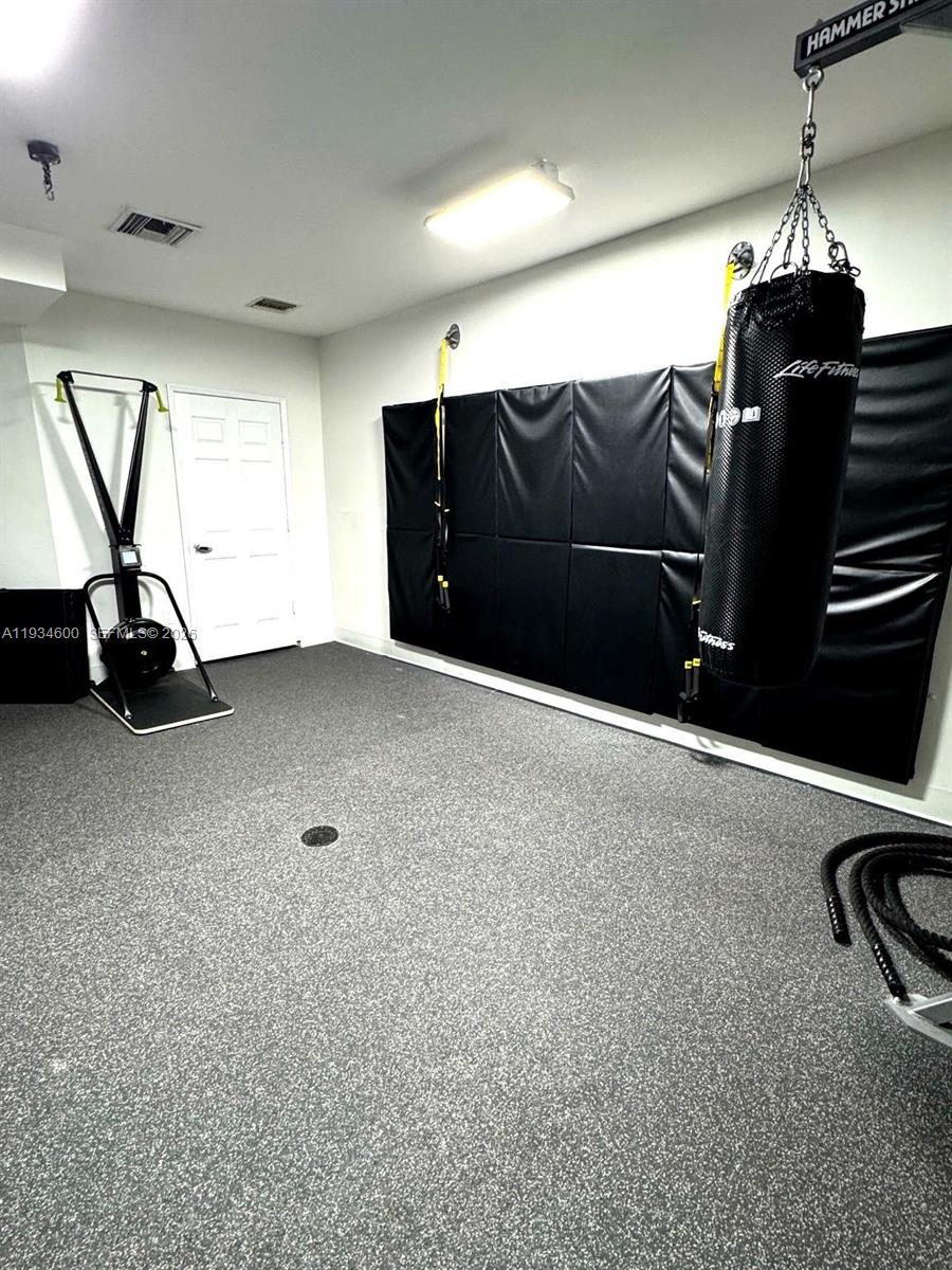 AVENTURA MARINA CONDO NUM - Residential