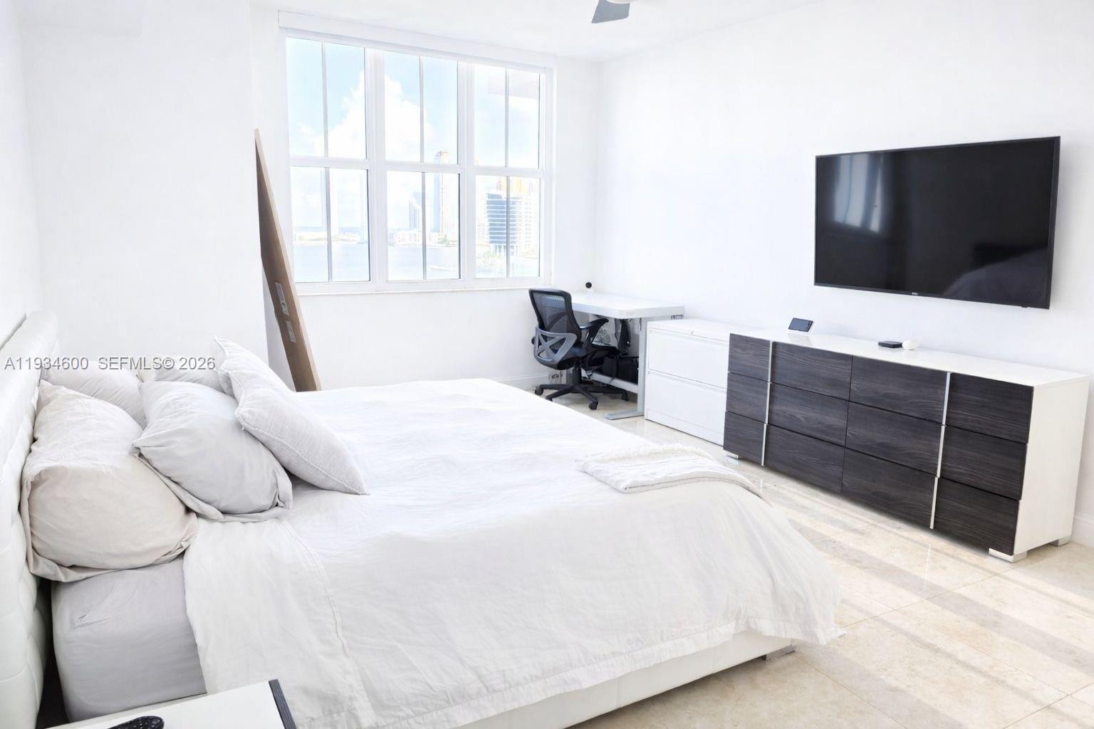 AVENTURA MARINA CONDO NUM - Residential