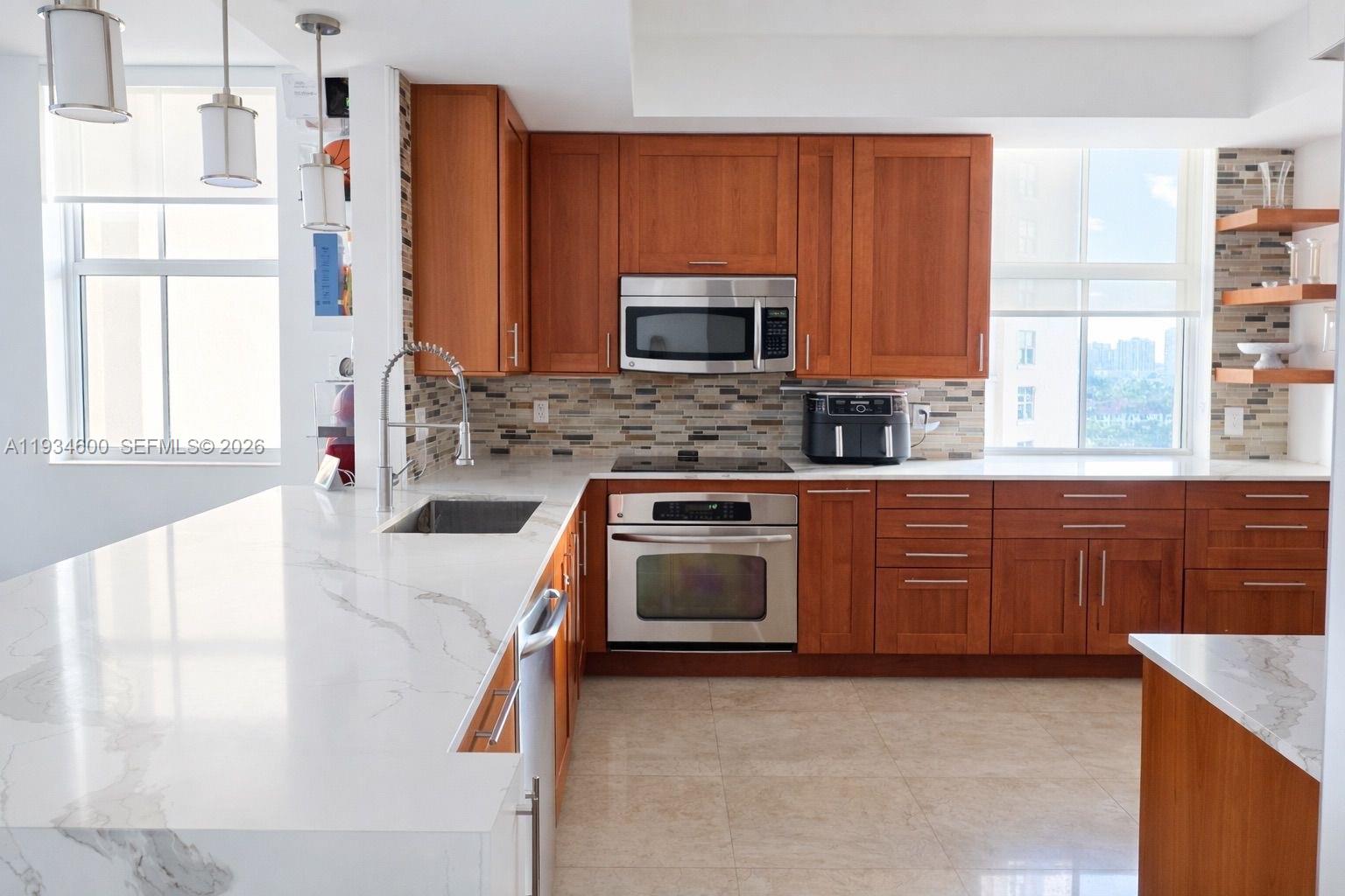 AVENTURA MARINA CONDO NUM - Residential