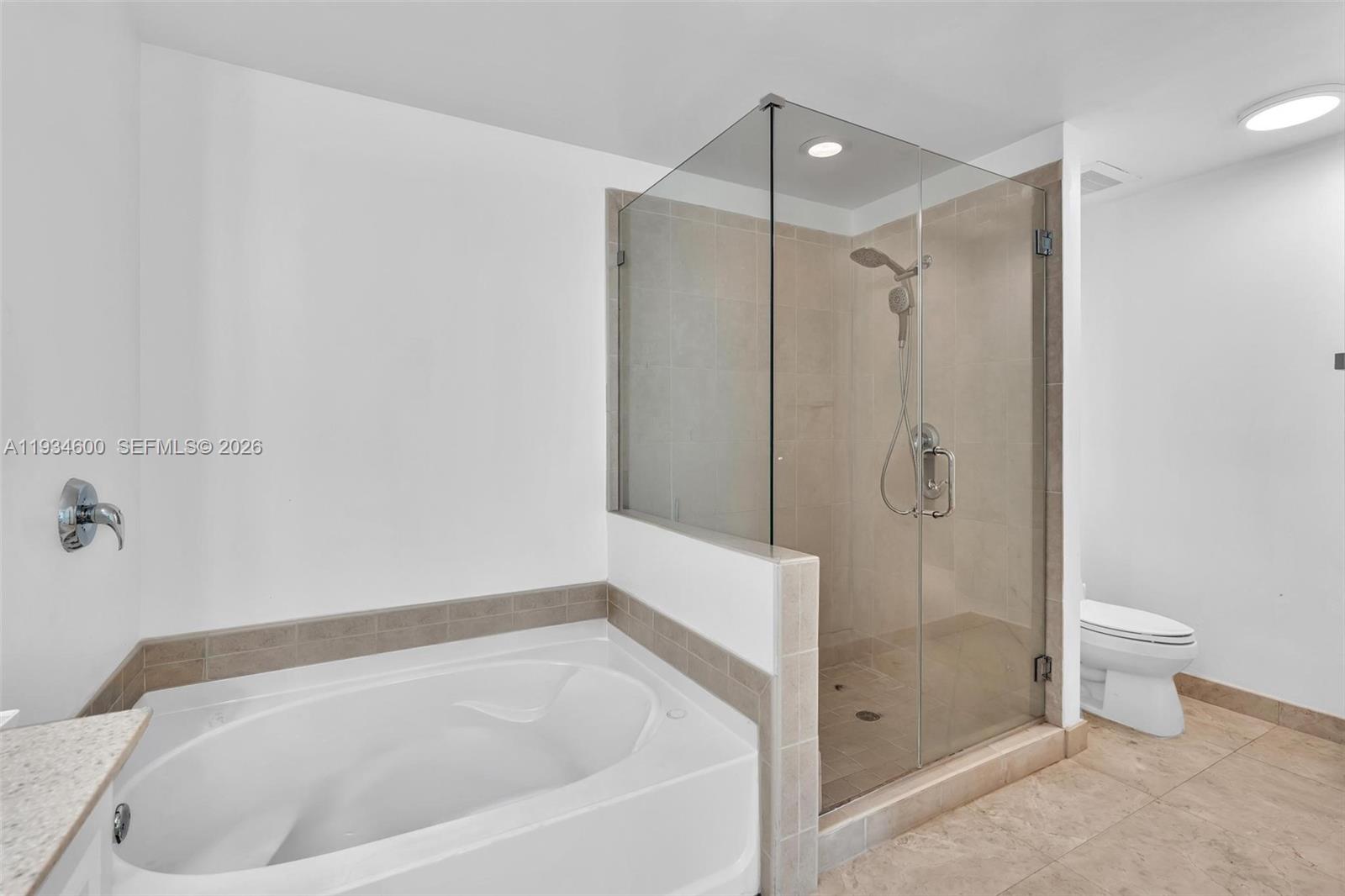 AVENTURA MARINA CONDO NUM - Residential