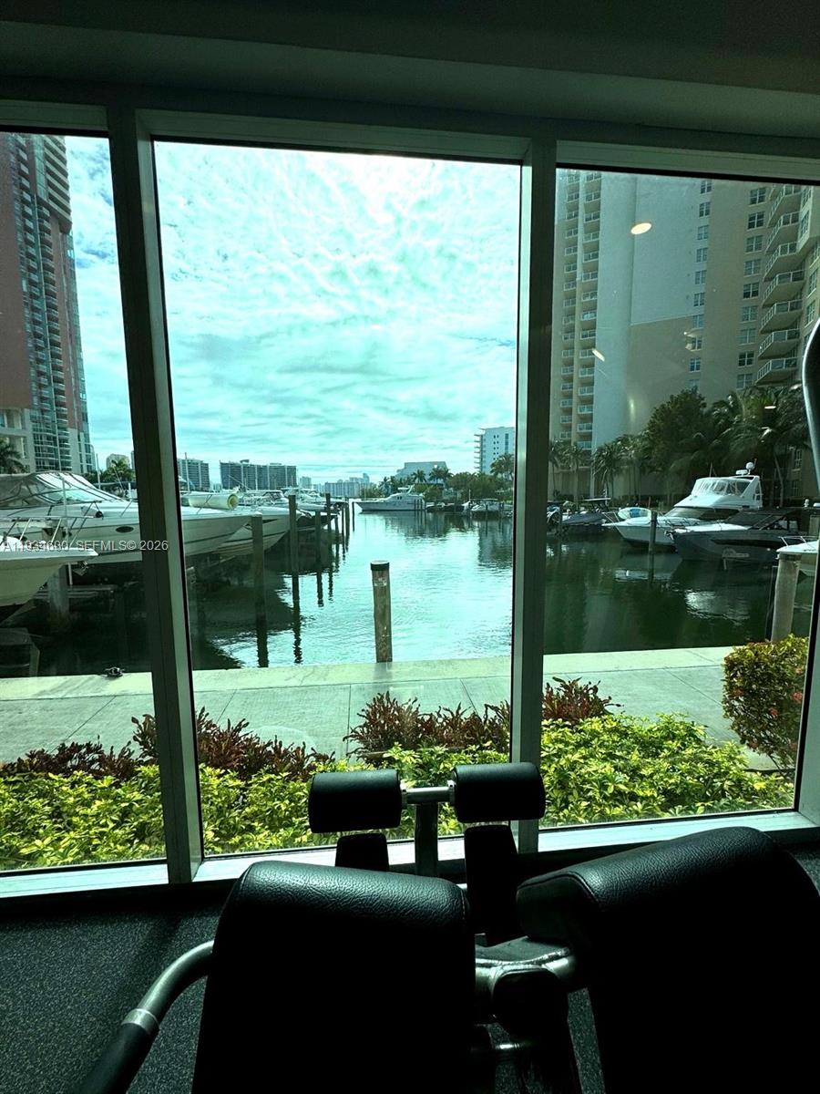 AVENTURA MARINA CONDO NUM - Residential