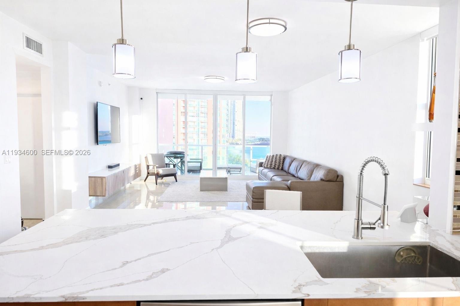 AVENTURA MARINA CONDO NUM - Residential