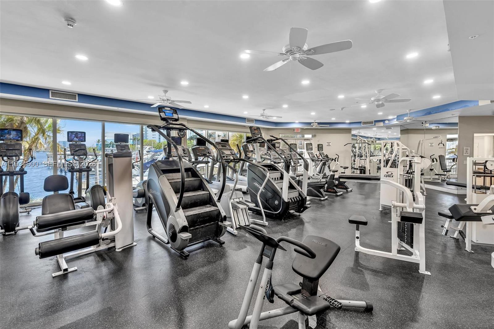 AVENTURA MARINA CONDO NUM - Residential