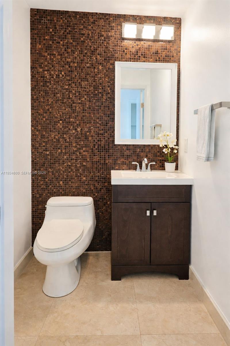 AVENTURA MARINA CONDO NUM - Residential