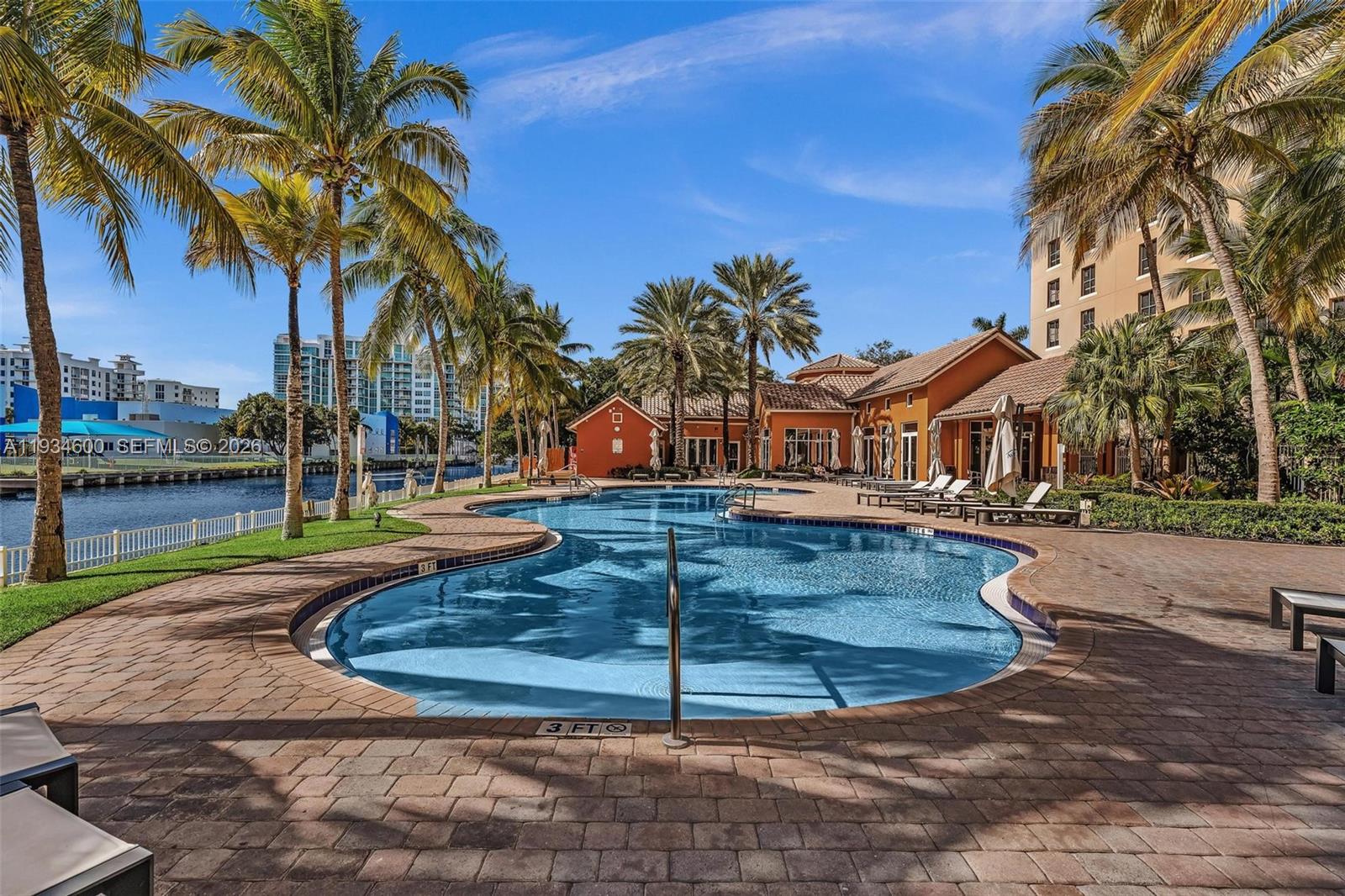 AVENTURA MARINA CONDO NUM - Residential