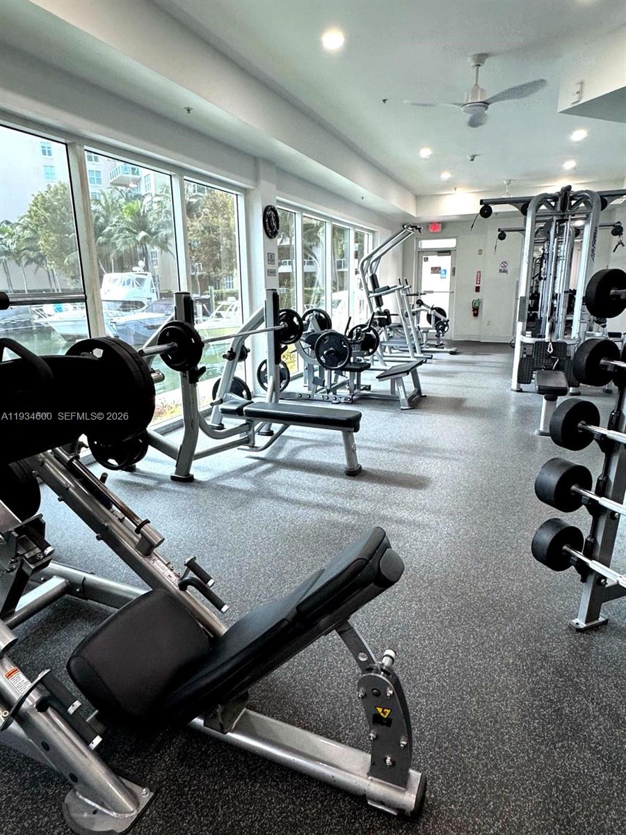 AVENTURA MARINA CONDO NUM - Residential