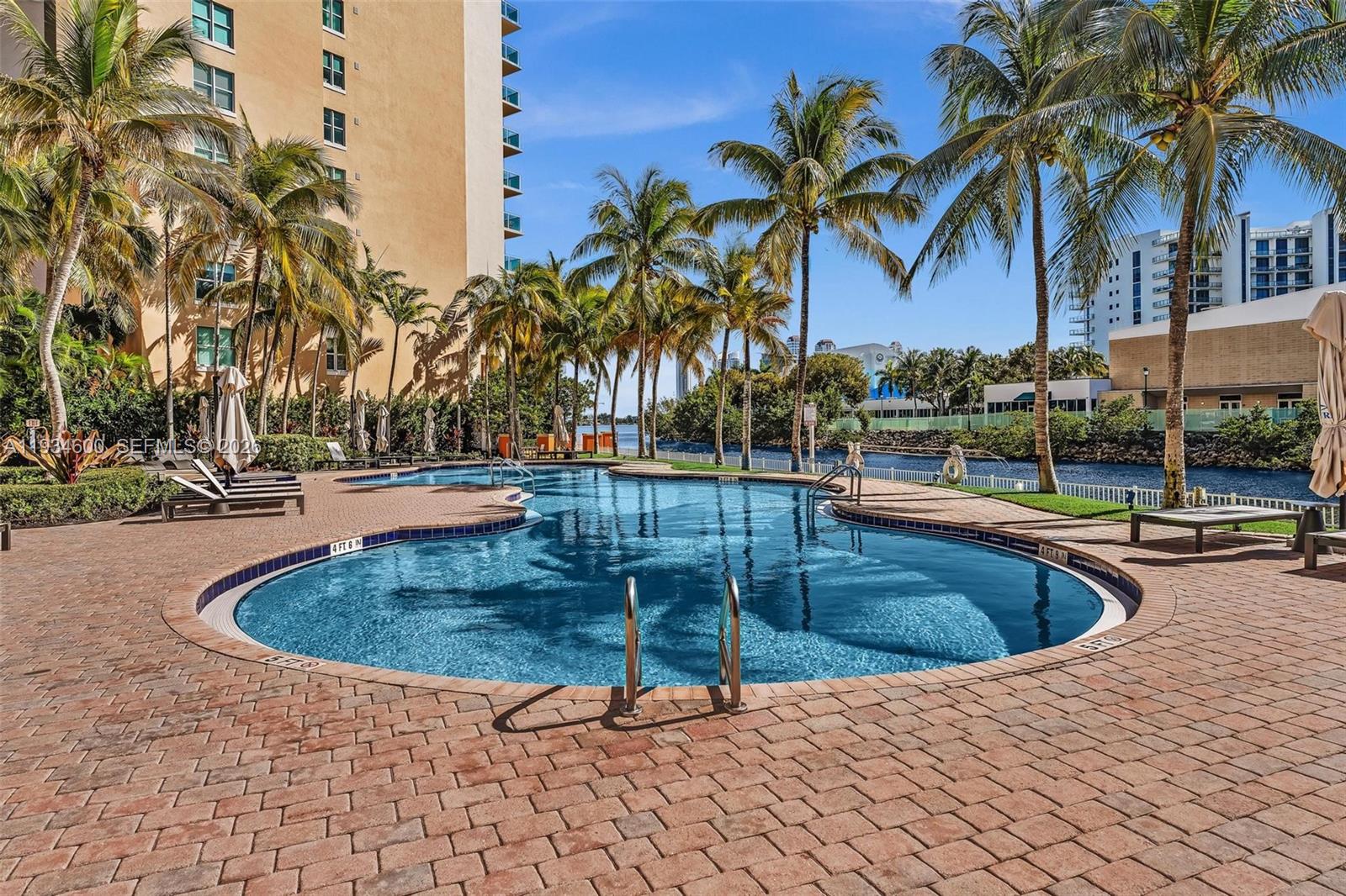 AVENTURA MARINA CONDO NUM - Residential