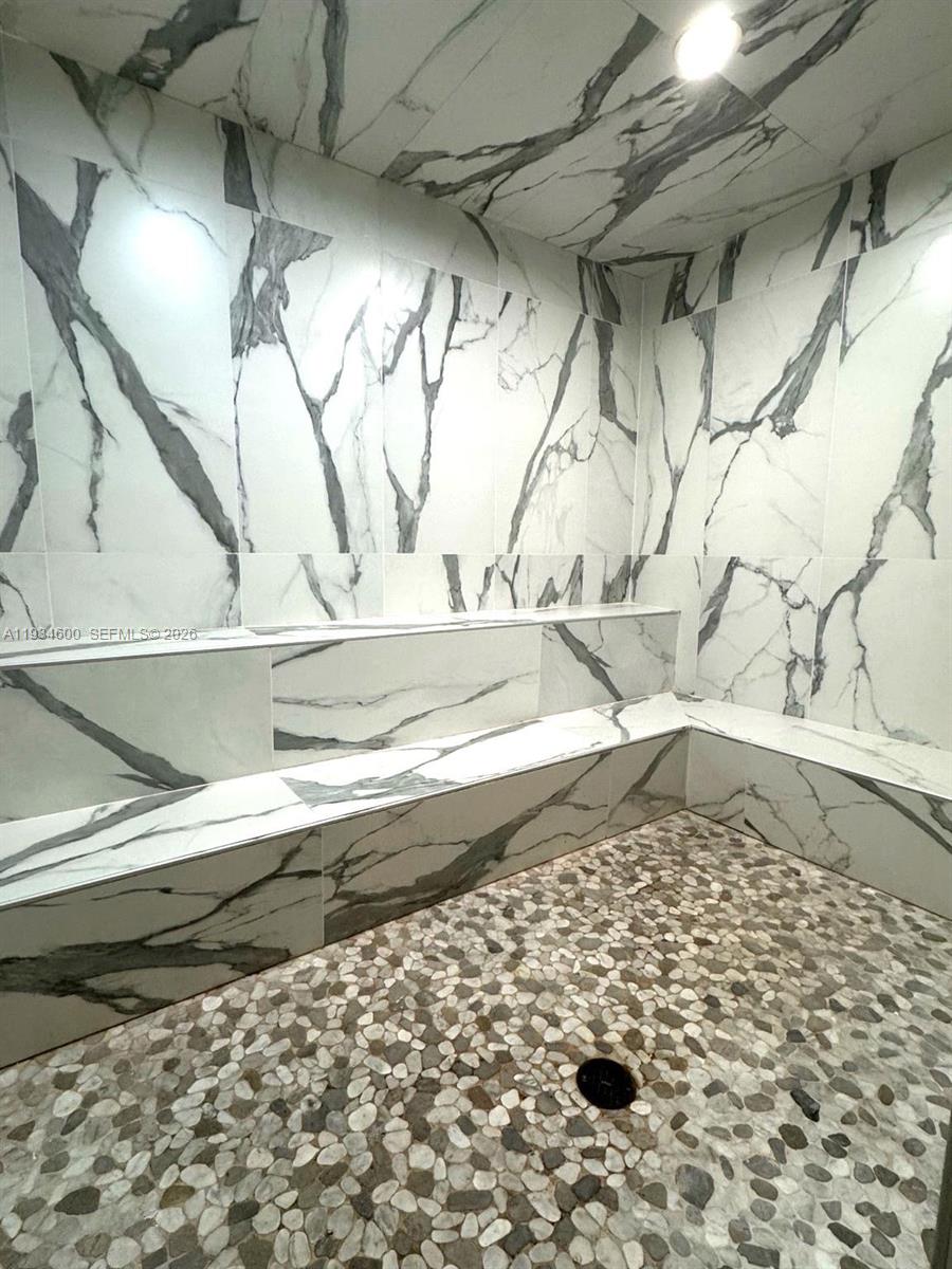 AVENTURA MARINA CONDO NUM - Residential