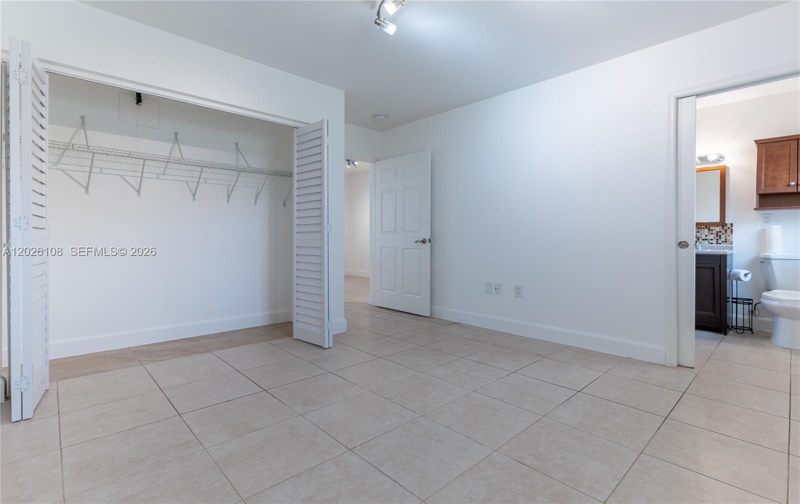 Hollywood East - Residential Income