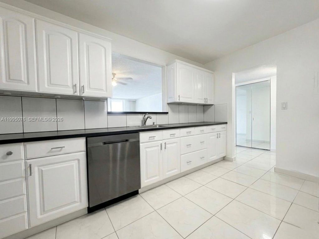Photo of 3800 S Ocean Dr #816, Hollywood, FL 33019 (MLS # A11995076)