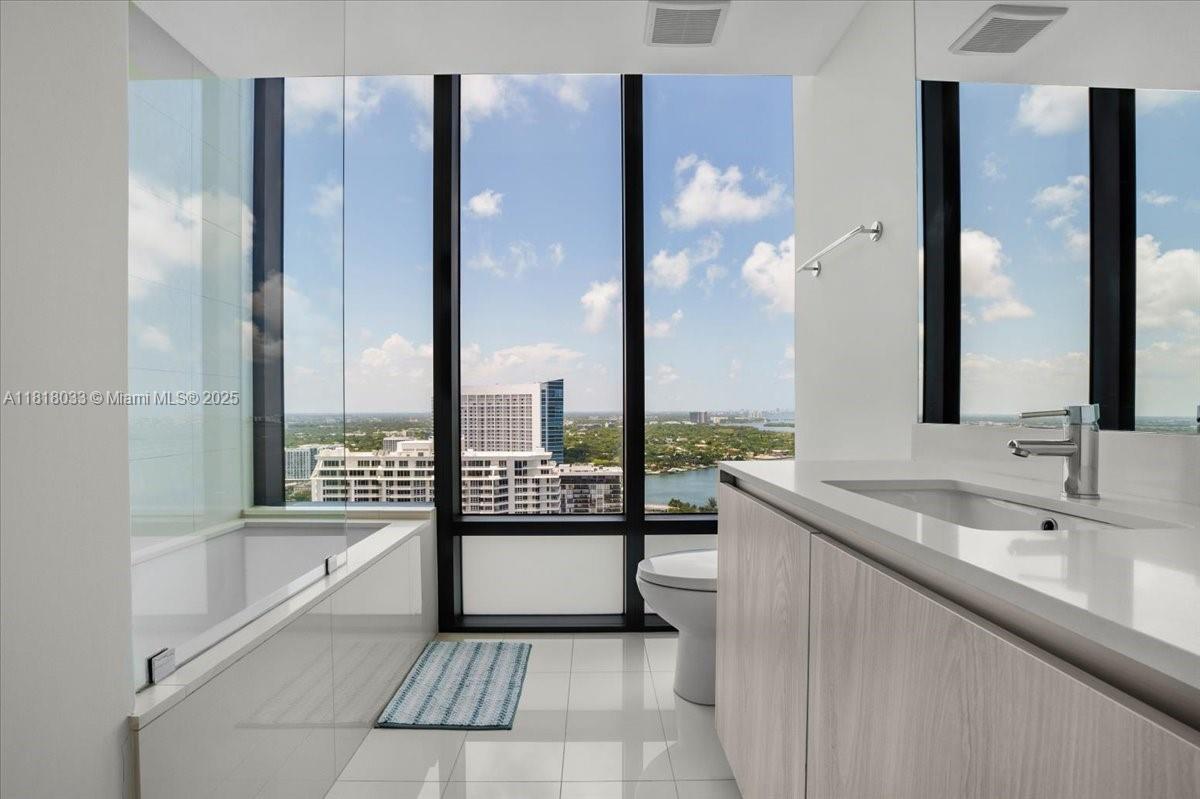 ONE PARAISO CONDO - Residential