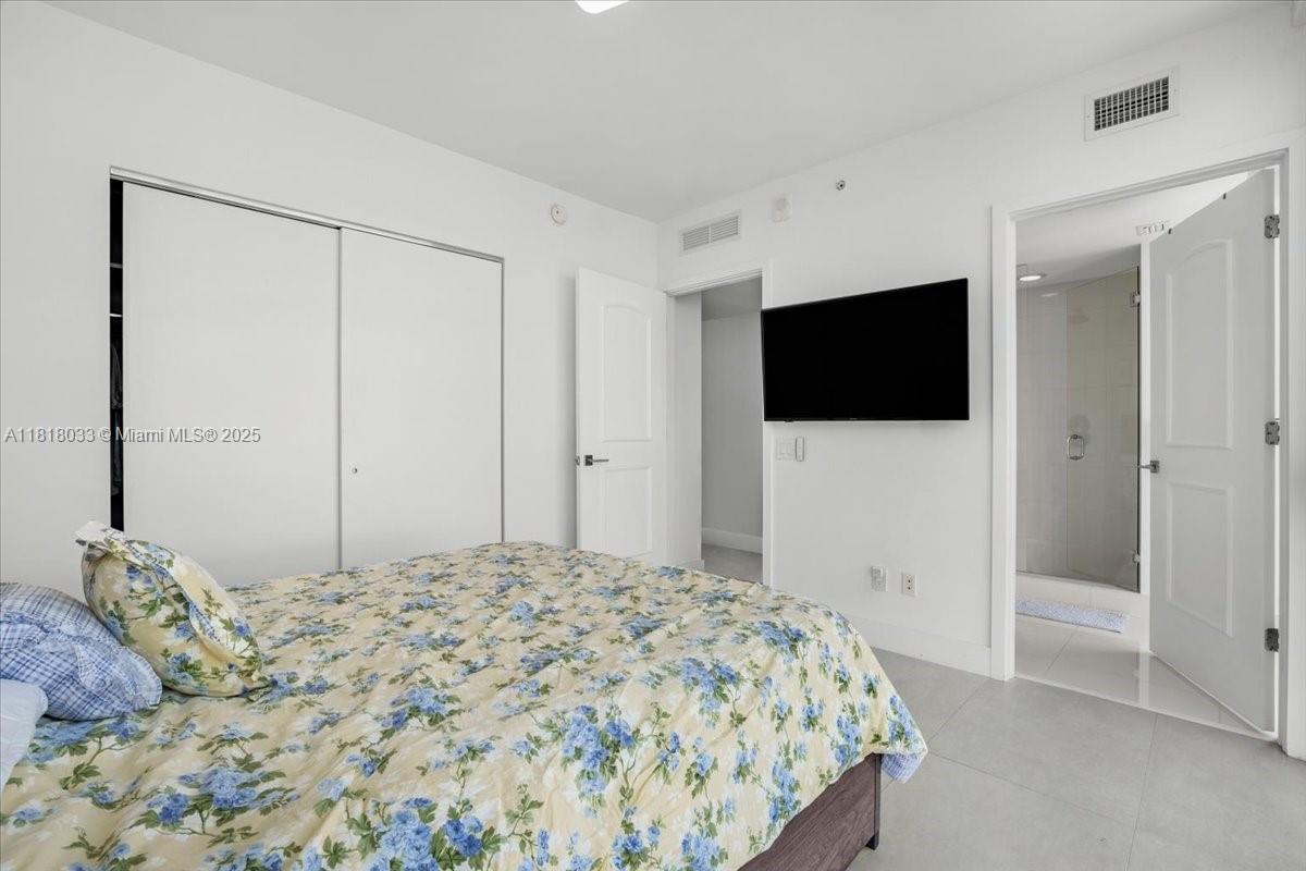 ONE PARAISO CONDO - Residential